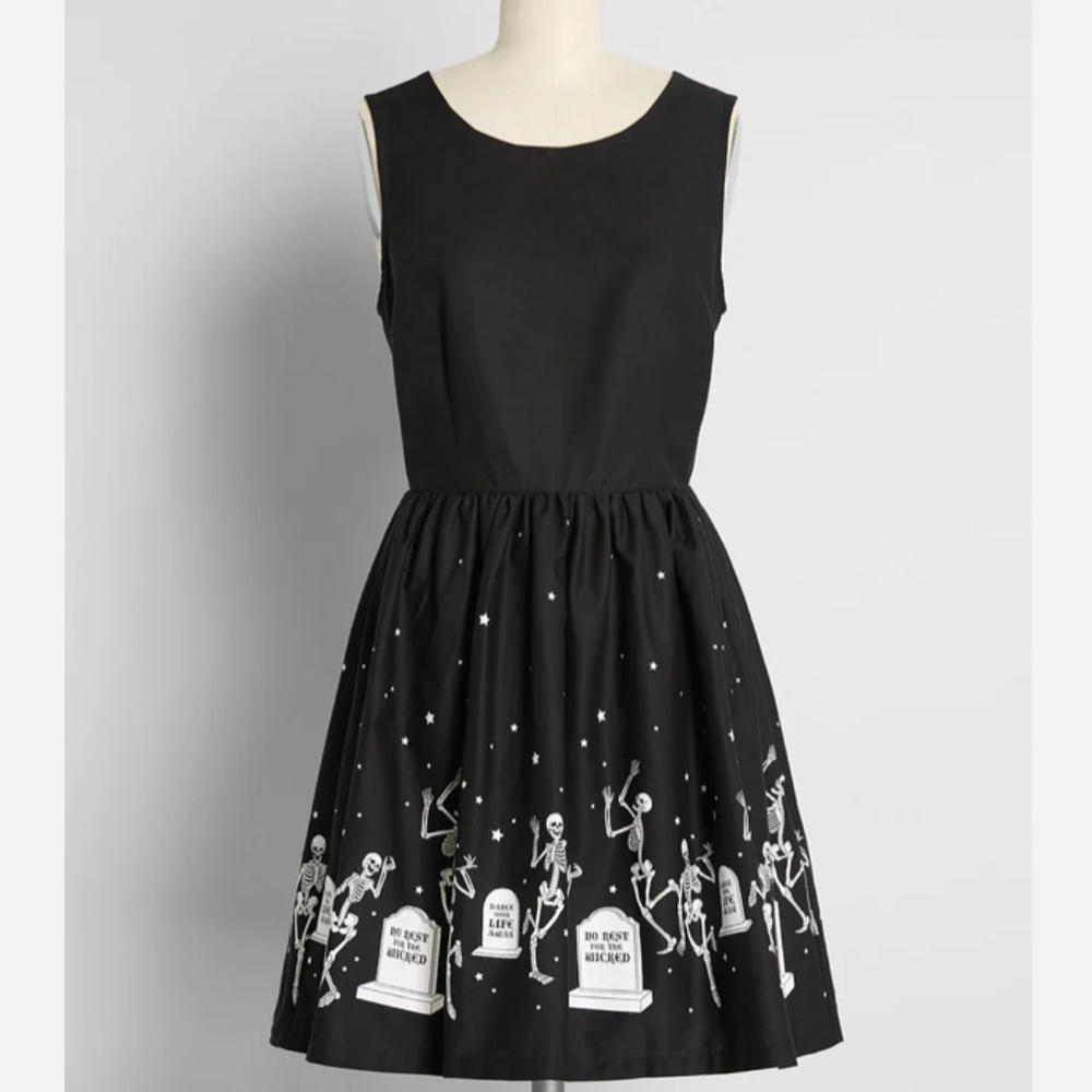 ModCloth x Black Friday Groovin' Graveyard Smash Dress A-Line Skater w pockets